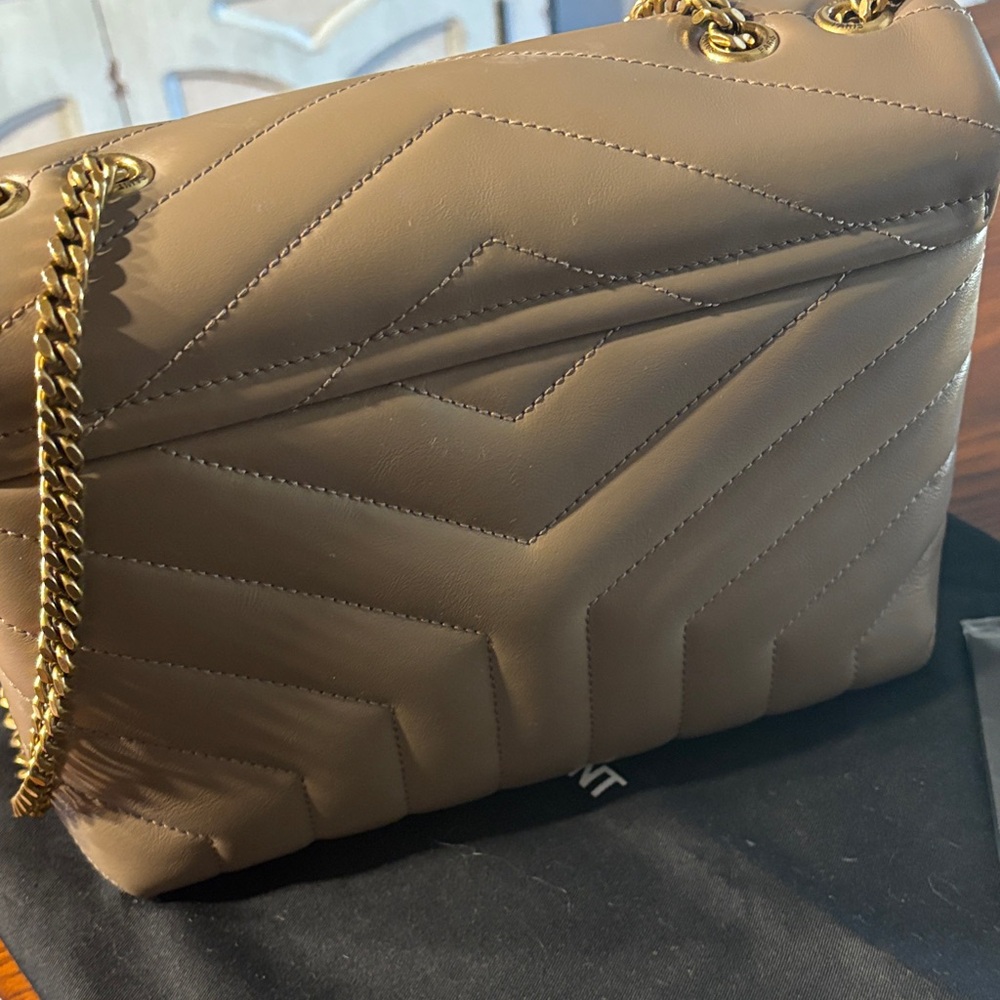 Saint Laurent Beige Quilted Shoulder Bag - Picture 9 of 11
